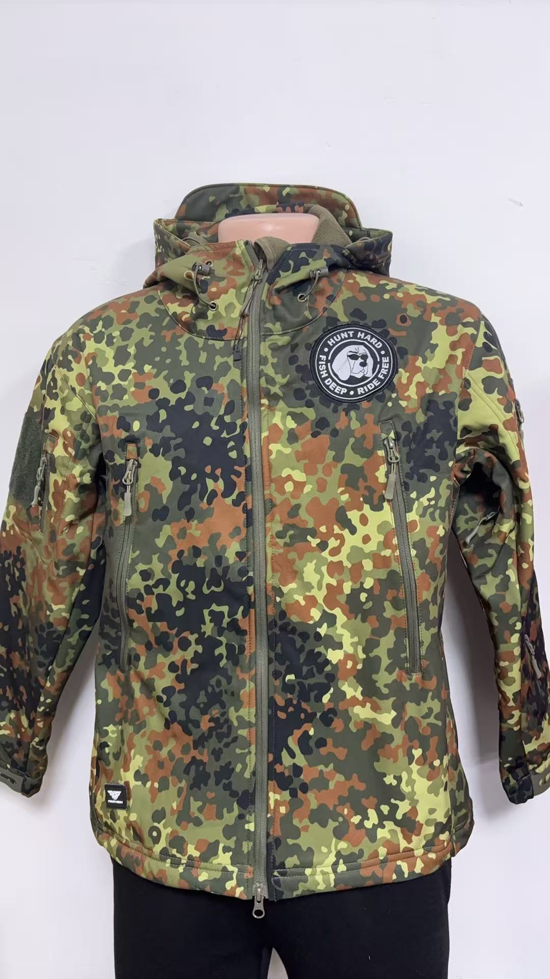 Dogman Outdoors Camouflage jacket spotted Green Camo